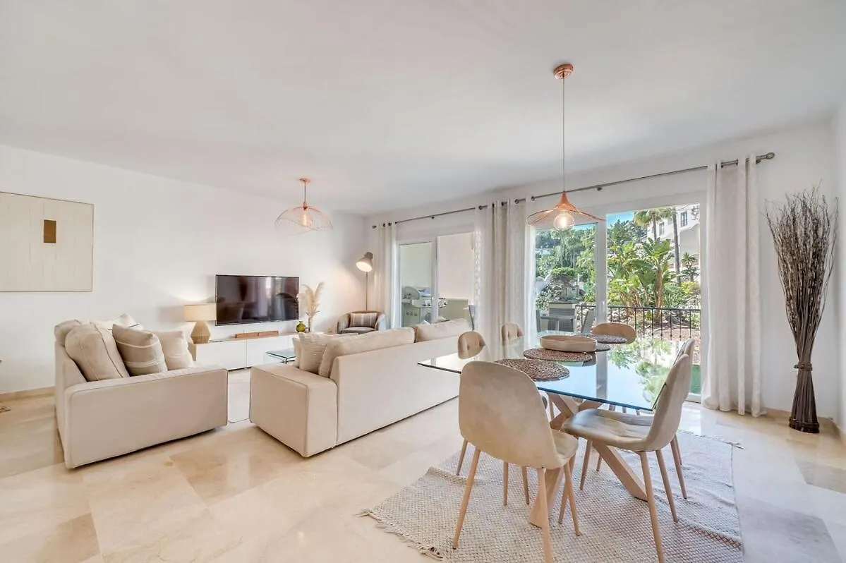 New Spacious Townhouse In Marbella Apartment